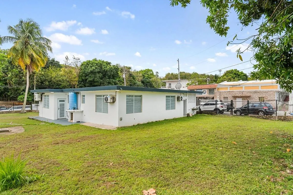 Luquillo Family Home Sleeps 10 Near Beach Holiday home