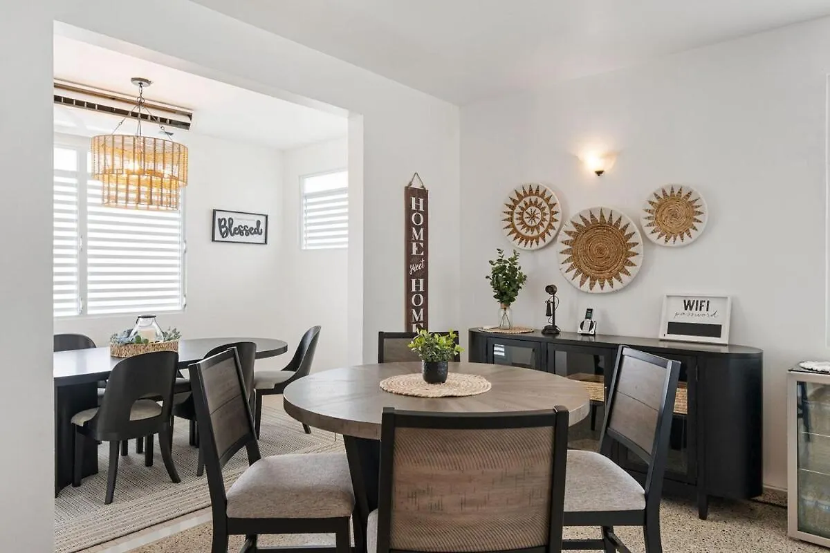 Luquillo Family Home Sleeps 10 Near Beach